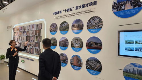 人民網(wǎng) 向 實(shí) 聚力 加 數(shù) 前行 主題調(diào)研行走進(jìn)武漢經(jīng)開區(qū)